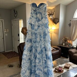 Chic Strapless Blue and White Dress
